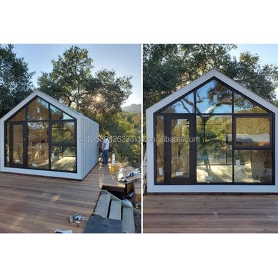 Contenedor de envío modificado Casa prefabricada con techo triangular y base de madera estable para contenedores residenciales de acero