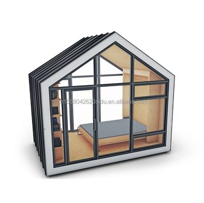 Contenedor de envío modificado Casa prefabricada con techo triangular y base de madera estable para contenedores residenciales de acero