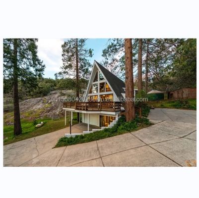 Estructura principal Tubos cuadrados de acero galvanizado Casa al aire libre triangular moderna Diseñada con material de panel de sándwich para tienda