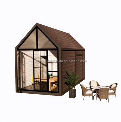 Casa de madera triangular de 20 pies plegable de envío con paneles de sandwich de onda de 100 mm Paredes y ventanas de aleación de aluminio