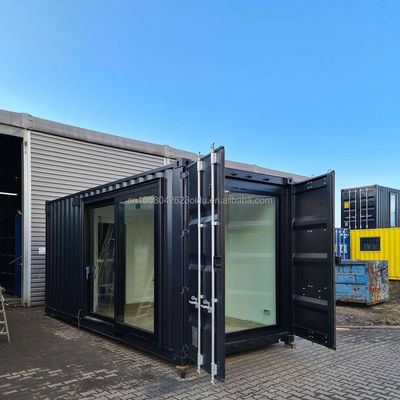 Hotel de un dormitorio Negro Casa de contenedores de envío Puerta de acero lujosa 20 pies Casas de madera prefabricadas con cocina y baño