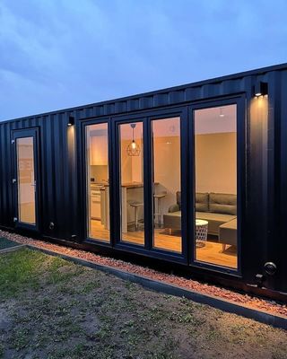 Casa de jardín portátil de lujo con baño y pared 50/75/100mm Panel de sándwich de onda