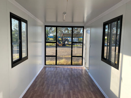 Diseño moderno estilo 20 pies Prefabricado Contenedor de envío Casa para Hotel Proveedor de soluciones de alojamiento