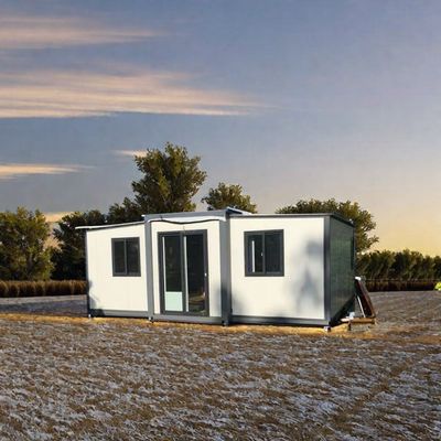 40 FT de diseño moderno Casas prefabricadas al aire libre Casa de contenedores plegable con panel de sándwich y ventanas de aleación de aluminio