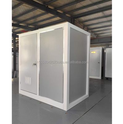 Diseño moderno Baños modulares prefabricados Contenedor portátil exterior de paquete plano hecho de acero y panel de sándwich para tienda 10FT