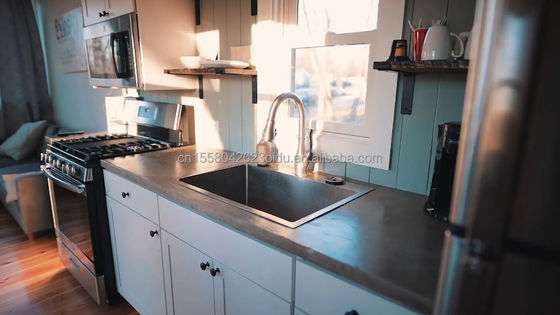Transformación de contenedores de envío de 40 pies para una conveniente casa familiar dormitorio sala de estar cocina y baño incluidos